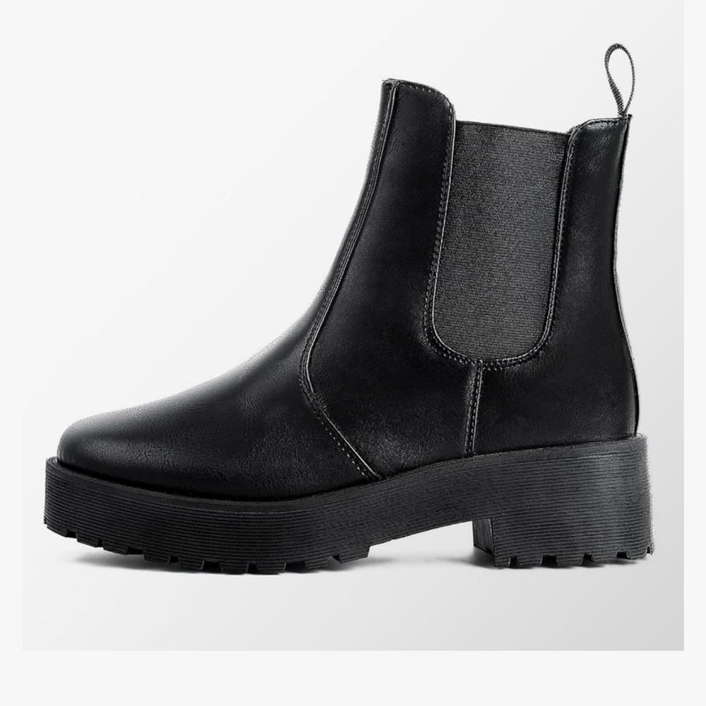 Boots - Picture 3 of 5